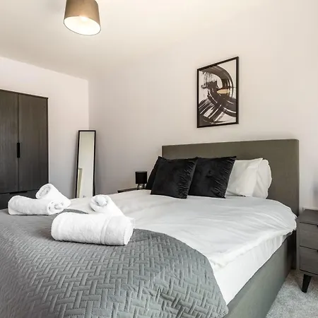Contemporary 2 Bedroom In