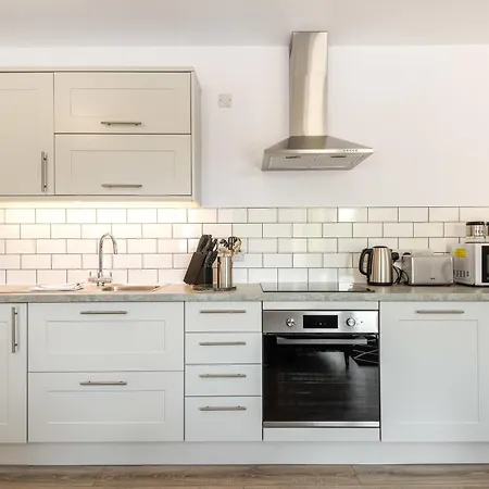 דירה Contemporary 2 Bedroom In