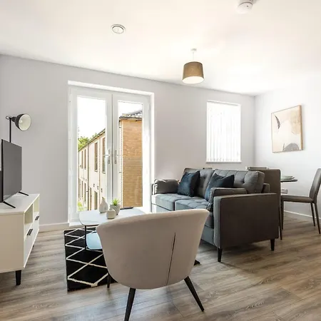 דירה Contemporary 2 Bedroom In