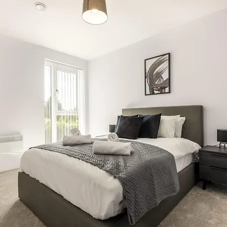 Contemporary 2 Bedroom In Appartement *